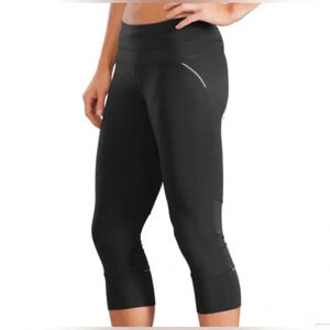Athleta Relay Capri 2.0 Running leggings Workout Gym Black Reflective Sm 347896.